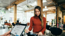 Strategies-to-win-the-Customer-Experience-Race-in-the-Digital-Era