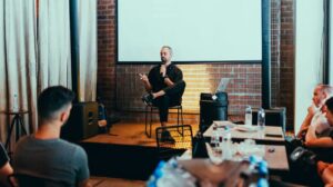 Mastering the Art of Sales Pitch (in 2 minutes)