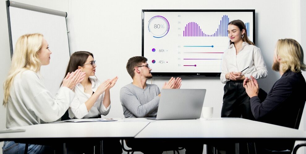 Key Differences Between Predictive Analytics and Data Mining